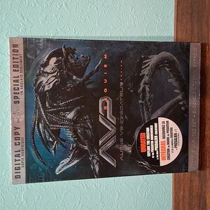 AVP Alien Vs. Predator Requiem 2 DVD Set